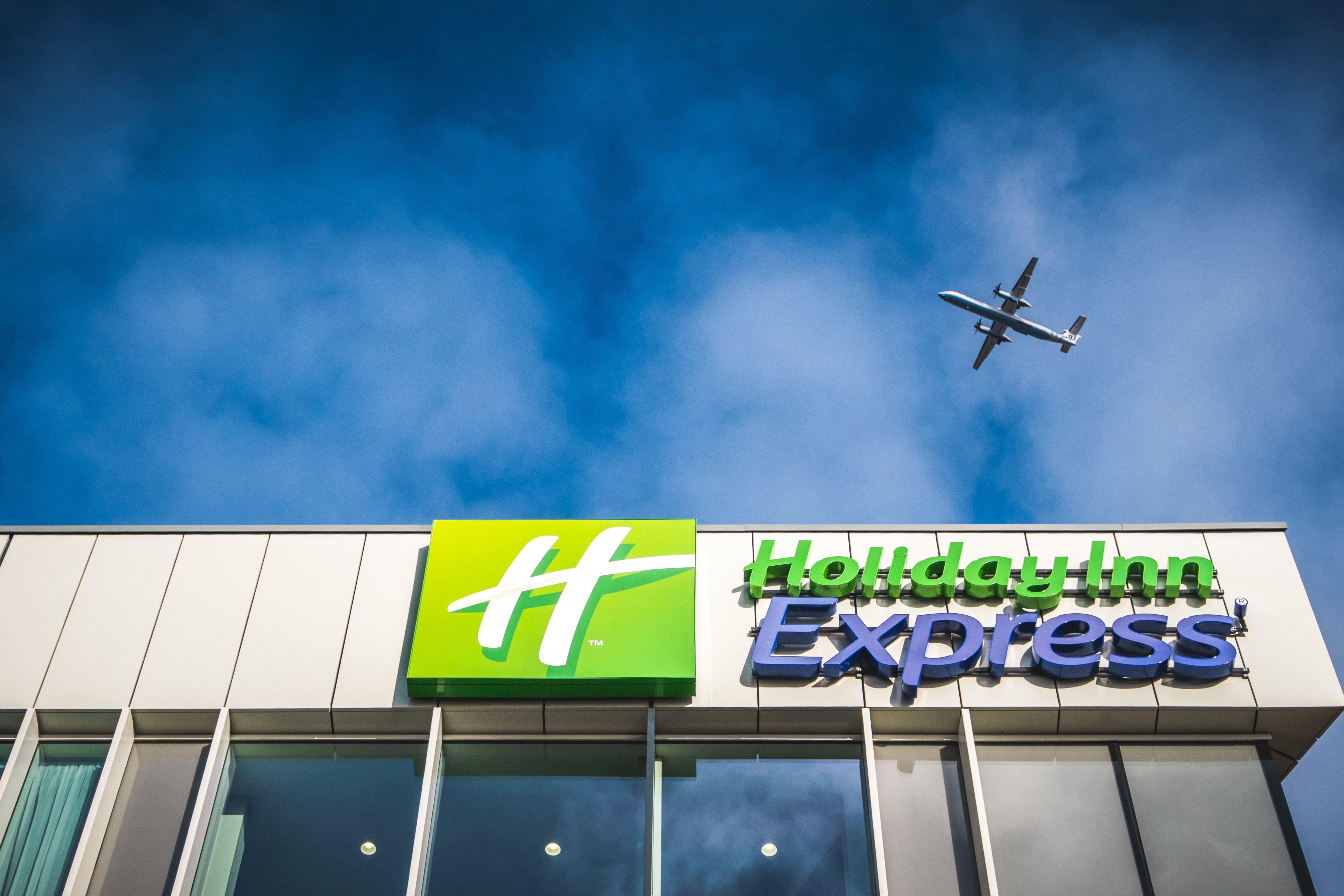 Holiday Inn Express - Stockport, An Ihg Hotel Екстериор снимка